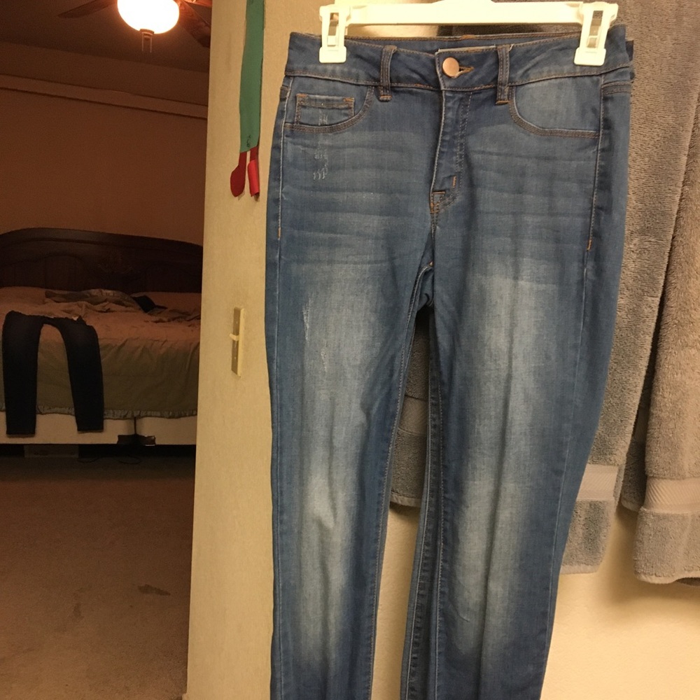 Mid wash skinny jeans